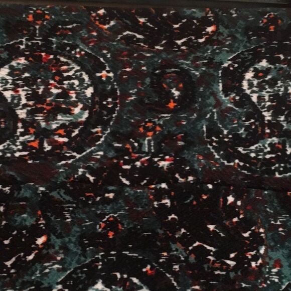 Lularoe skirt stretch abstract paisley pattern black green red festive - Picture 9 of 16